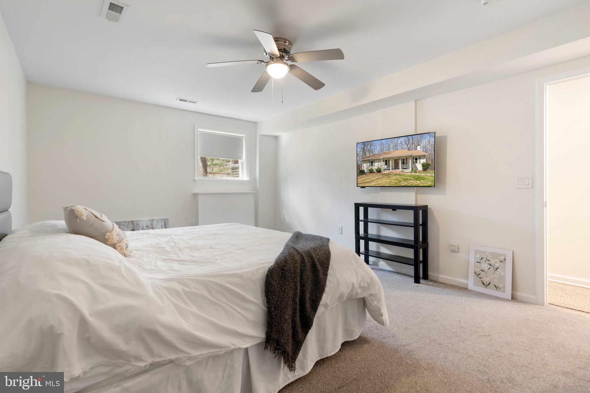 7258 Baldwin Ridge Road, Unit B Warrenton, VA 20187 - Photo 23 of 36