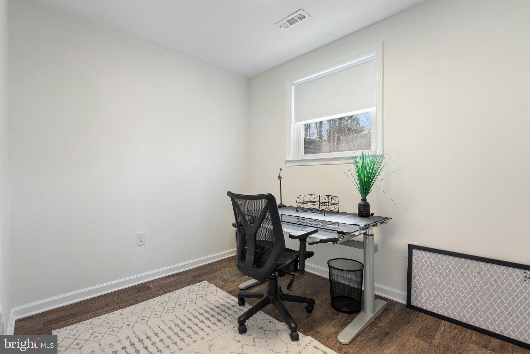 7258 Baldwin Ridge Road, Unit B Warrenton, VA 20187 - Photo 4 of 36