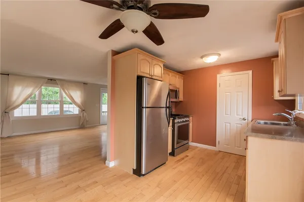 $2,400 | 5804 Post Road, Unit 8, Warwick, RI 02818