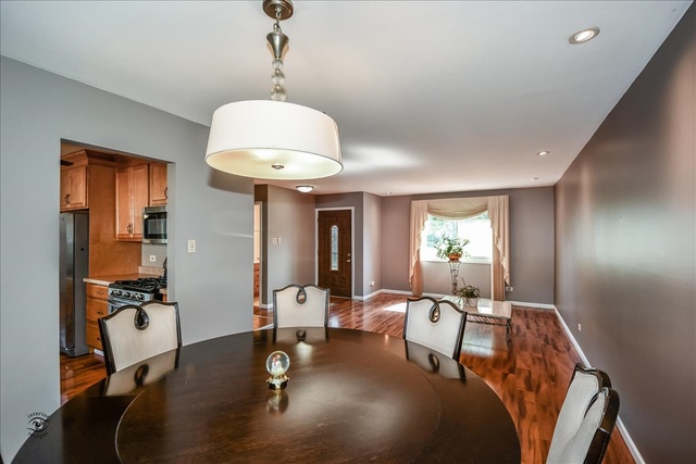 148 Timberlane Road Matteson, IL 60443 - Photo 5 of 23 a view of a room with gym equipment