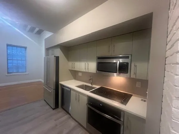 $2,975 | 33 3rd Avenue, Unit U214, Boston, MA 02129