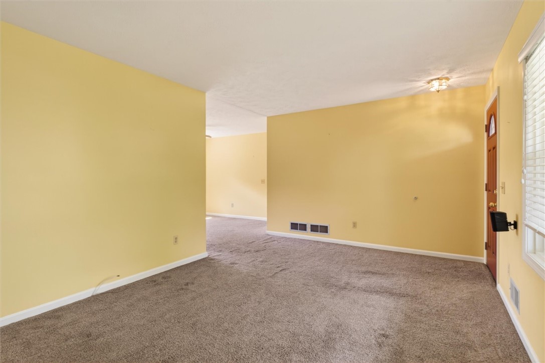 479 Churchville Riga Road Riga, NY 14428 - Photo 6 of 50 LIVING ROOM!
