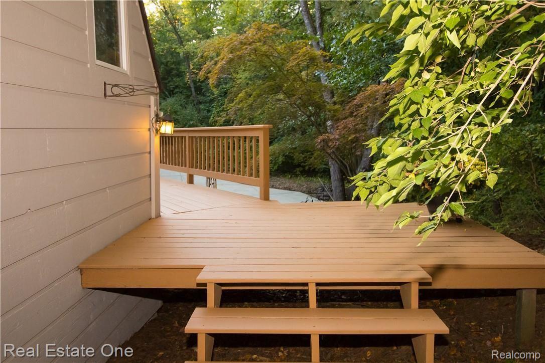 9254 Mabley Hill Road Fenton, MI 48430 - Photo 31 of 34 Outside (6).jpg