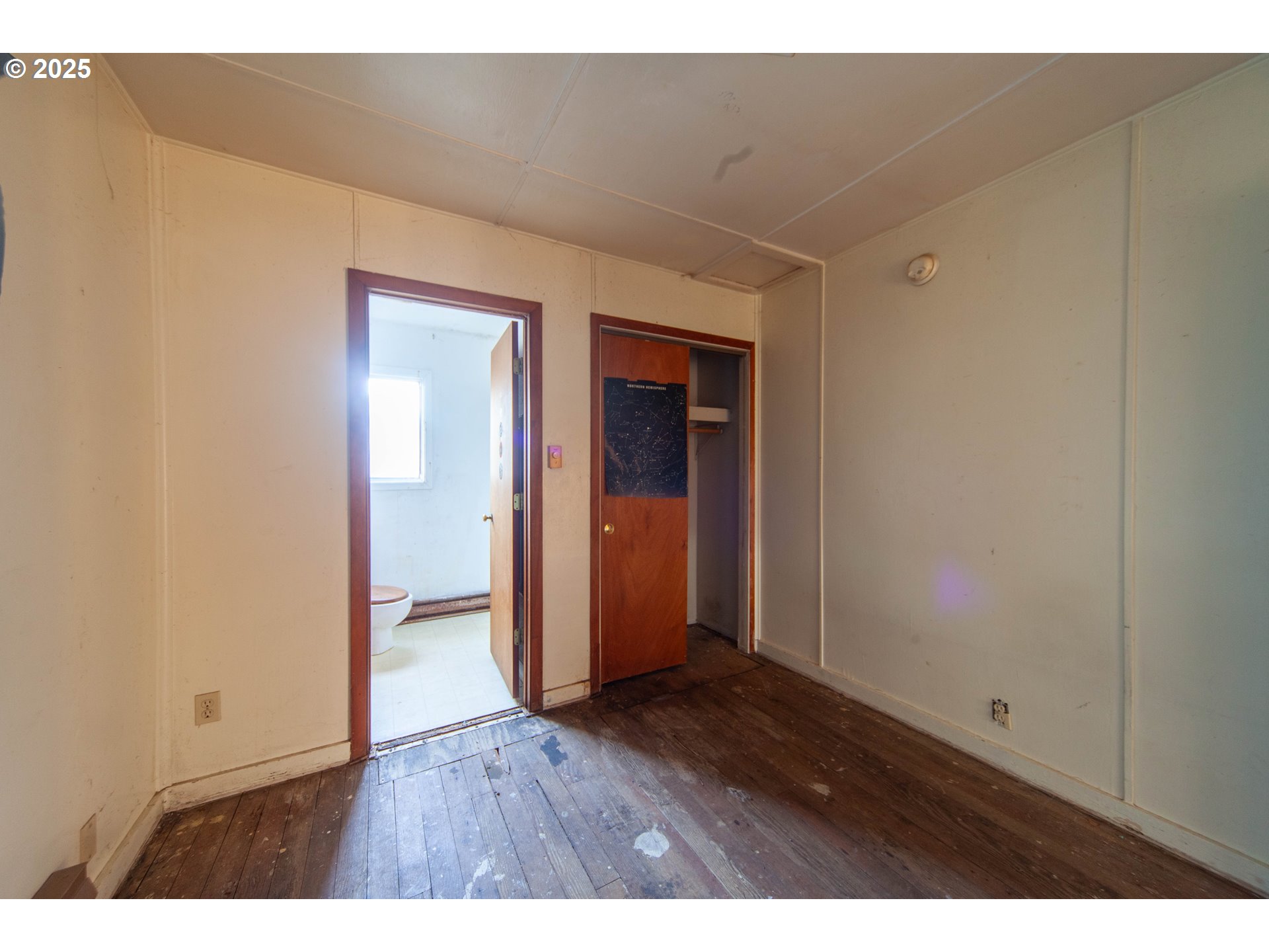 560 North 7th Street Reedsport, OR 97467 - Photo 5 of 20 Bedroom