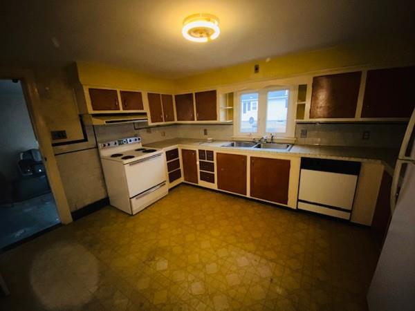 53 Alsada Road Swansea, MA 02777 - Photo 11 of 11 Gallery Image 11