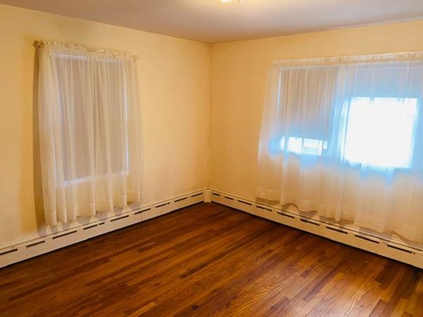 53 Alsada Road Swansea, MA 02777 - Photo 8 of 11 Gallery Image 8