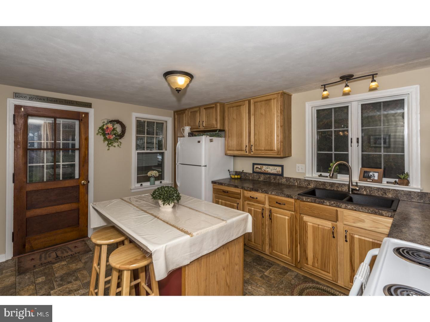1685 Dry Tavern Road Denver, PA 17517 - Photo 8 of 25 Kitchen