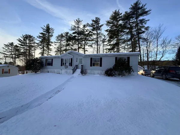 $45,000 | 9 McCusker Place, Claremont, NH 03743
