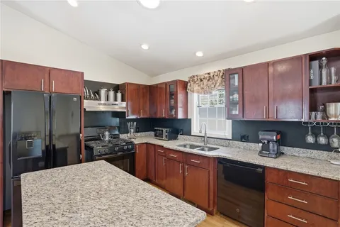 $525,000 | 212 Lexington Avenue, North Providence, RI 02904