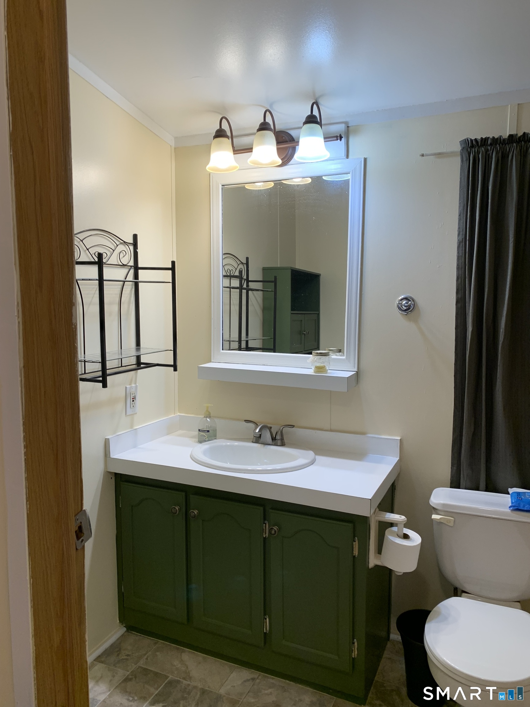 1012 Old Colony Road Meriden, CT 06451 - Photo 12 of 17