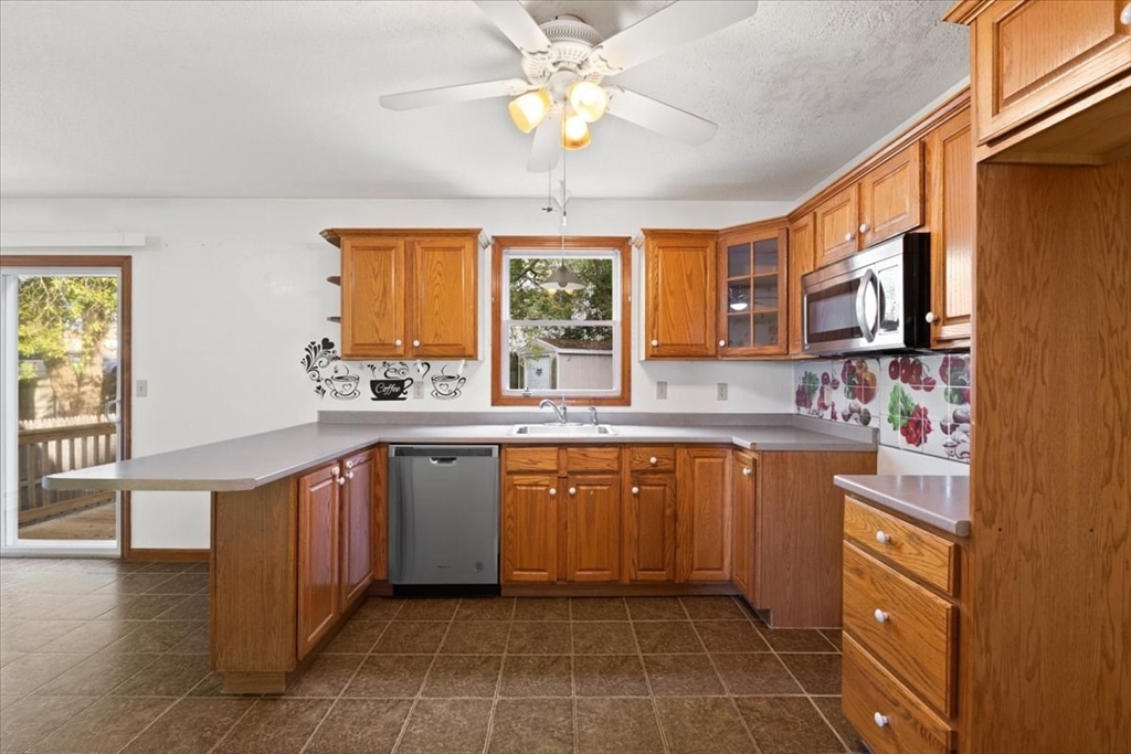10-12 Beach Street Fall River, MA 02721 - Photo 31 of 42 Gallery Image 31