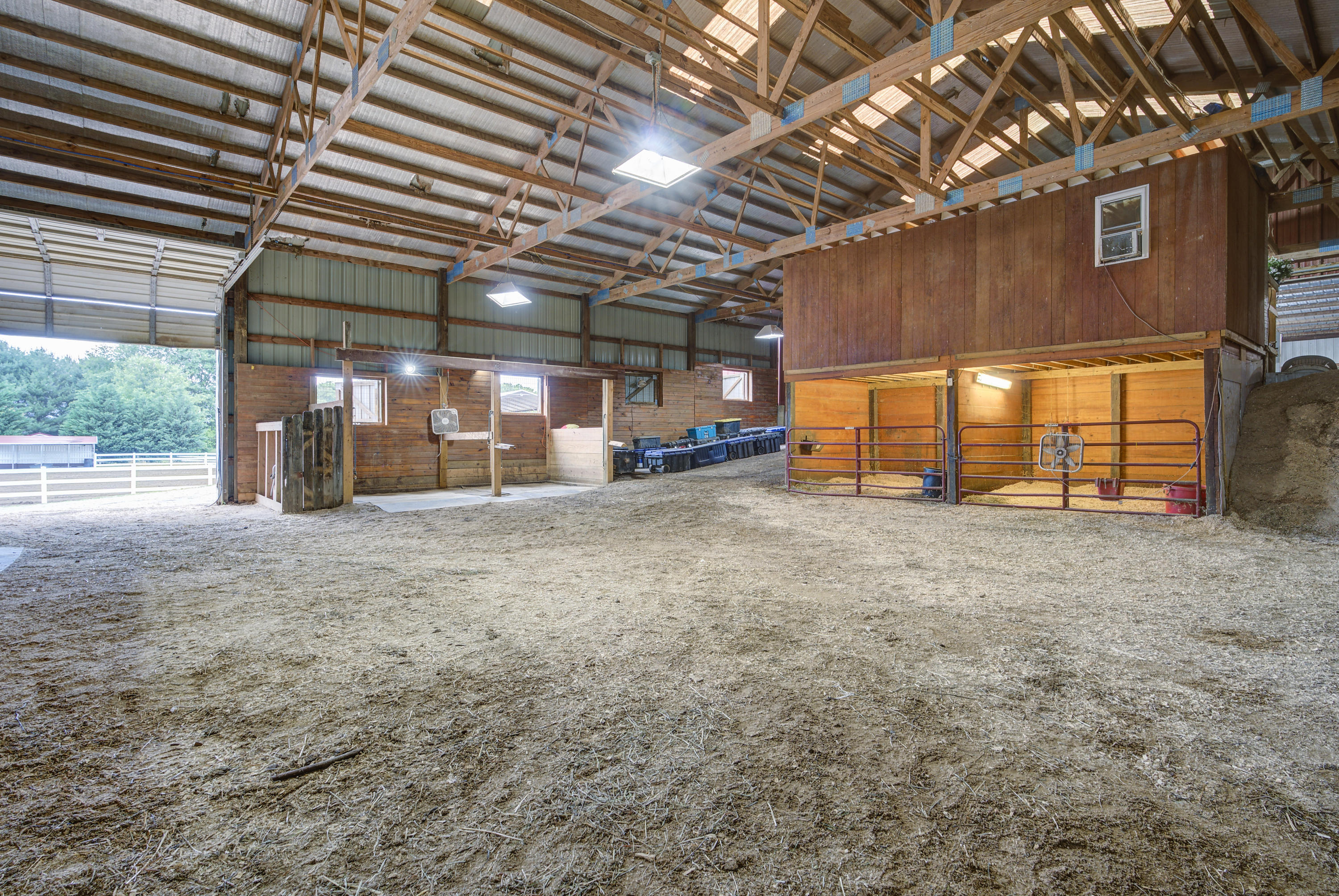 139 Cable Road Jonesborough, TN 37659 - Photo 37 of 47 Cable-Interior-34