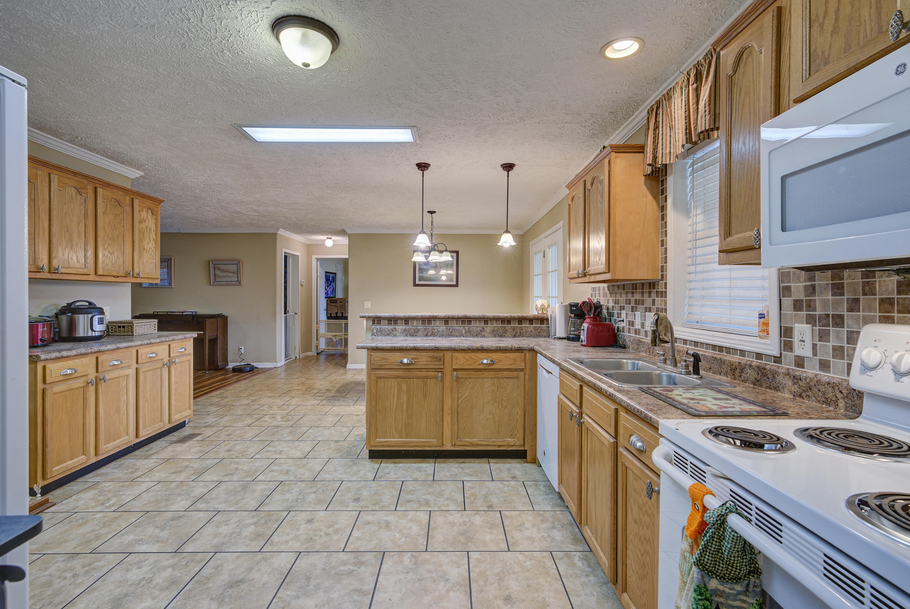139 Cable Road Jonesborough, TN 37659 - Photo 8 of 47 Cable-Interior-6