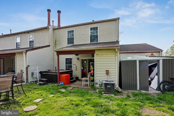 $240,000 | 7 Summit Court, Clementon, NJ 08021