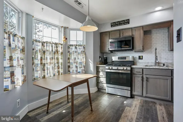 $240,000 | 7 Summit Court, Clementon, NJ 08021