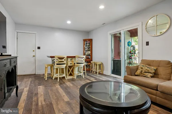 $240,000 | 7 Summit Court, Clementon, NJ 08021