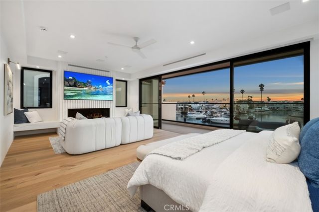 $9,495,000 | 20 Balboa Coves, Newport Beach, CA 92663