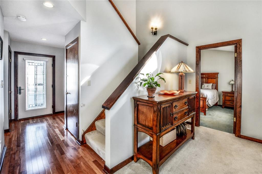 5099 West Harbison Road Pittsburgh, PA 15276 - Photo 3 of 20 Hardwood Entry