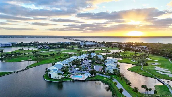 $465,000 | 5532 Northeast Gulfstream Way, Jensen Beach, FL 34957