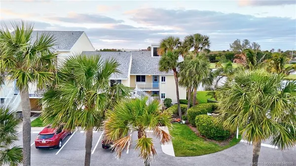 $465,000 | 5532 Northeast Gulfstream Way, Jensen Beach, FL 34957