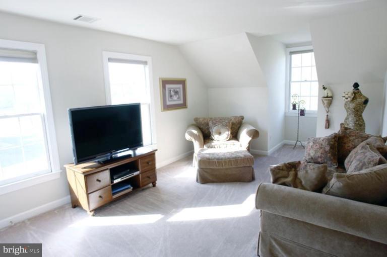 8524 Churchill Downs Road Gaithersburg, MD 20882 - Photo 20 of 30 5th bedroom has upgraded carpet.