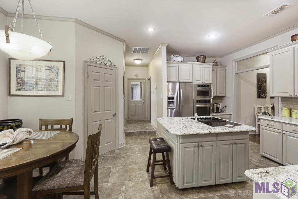 5741 Lake Shadow Drive Baton Rouge, LA 70817 - Photo 11 of 50