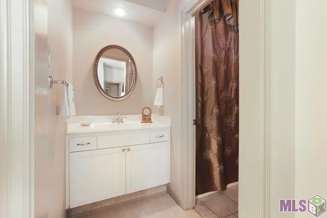 $599,000 | 5741 Lake Shadow Drive, Baton Rouge, LA 70817