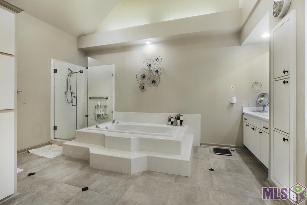 5741 Lake Shadow Drive Baton Rouge, LA 70817 - Photo 21 of 50