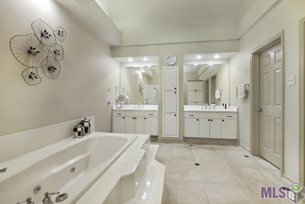 5741 Lake Shadow Drive Baton Rouge, LA 70817 - Photo 23 of 50