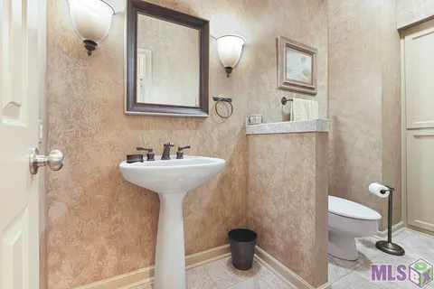 $599,000 | 5741 Lake Shadow Drive, Baton Rouge, LA 70817