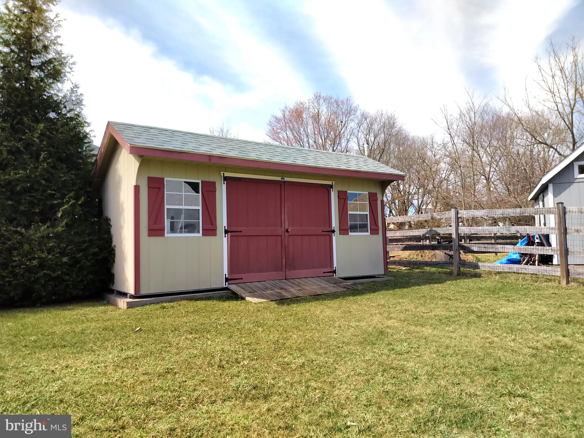 17900 Dr Walling Road Poolesville, MD 20837 - Photo 8 of 21 Big storage shed conveys!