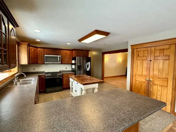 $990,000 | 49 Sherri Lane, Clarendon, VT 05759