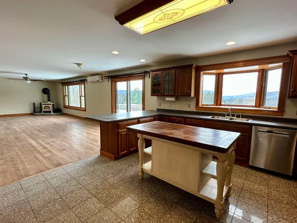 $990,000 | 49 Sherri Lane, Clarendon, VT 05759