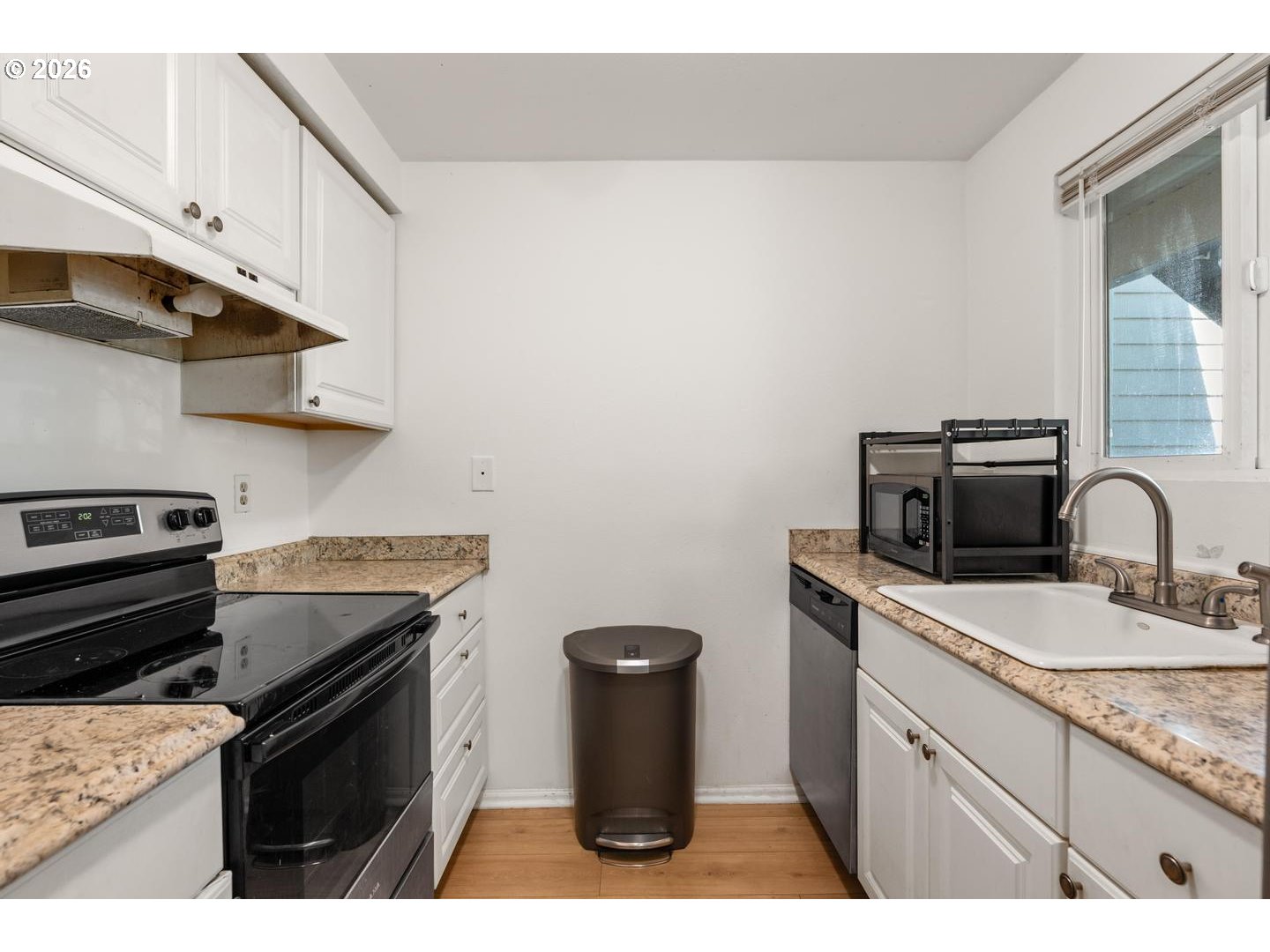 5482 Southwest Alger Avenue, Unit 17 Beaverton, OR 97005 - Photo 4 of 16