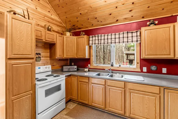 $235,000 | 39611 Wilderness Lane, Hinckley, MN 55037