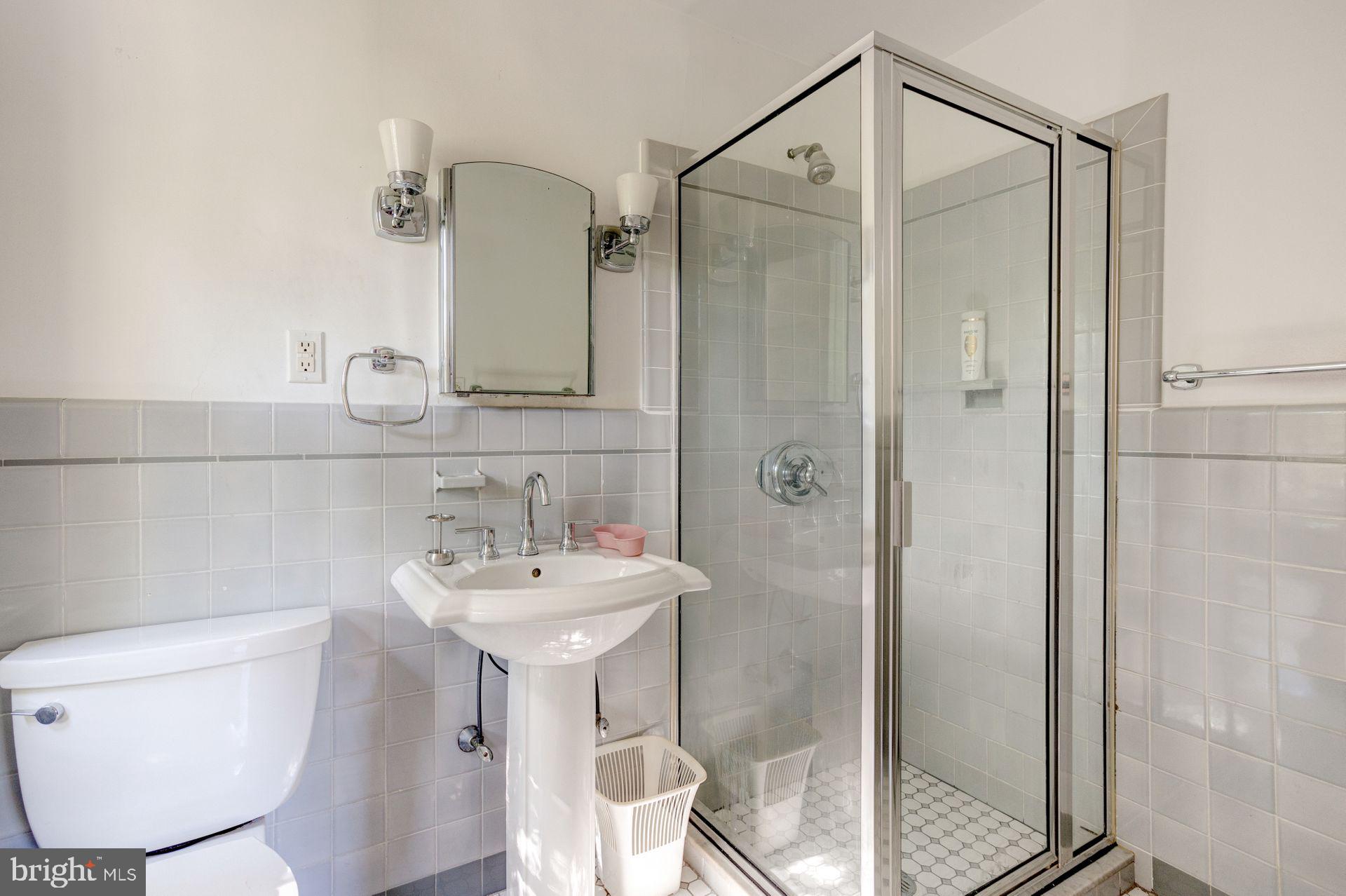 375 Pelham Road Philadelphia, PA 19119 - Photo 28 of 61 Gallery Image 28