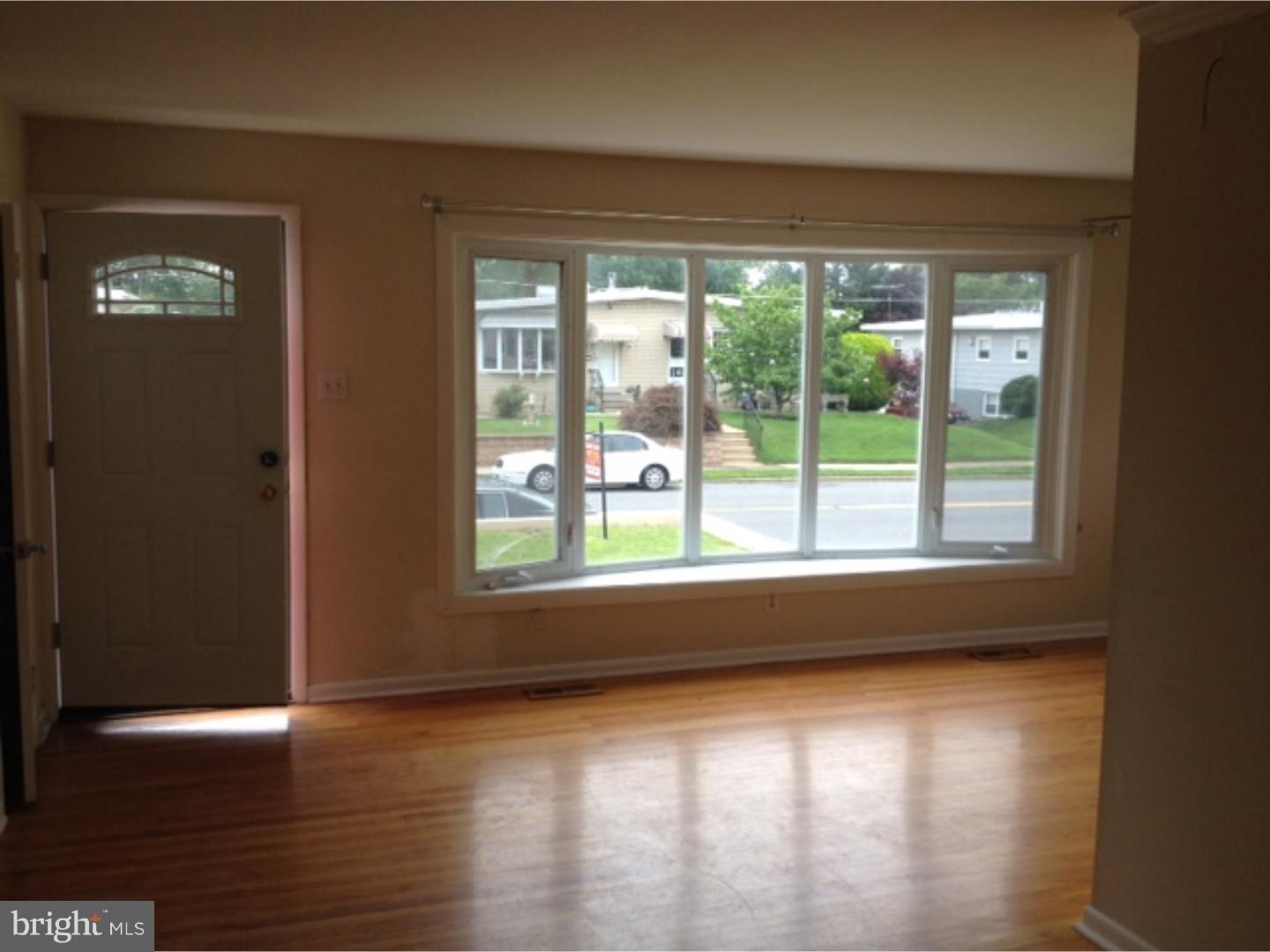 1056 Surrey Road Philadelphia, PA 19115 - Photo 3 of 18