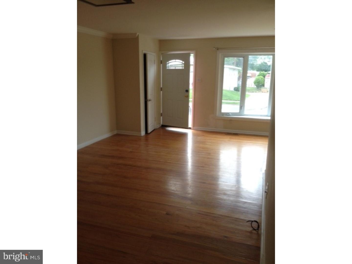 1056 Surrey Road Philadelphia, PA 19115 - Photo 4 of 18