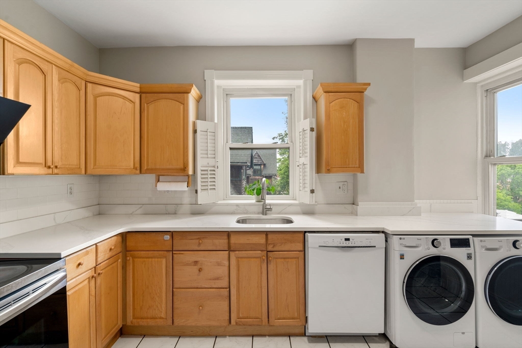 149 Winthrop Road, Unit 5 Brookline, MA 02445 - Photo 17 of 23