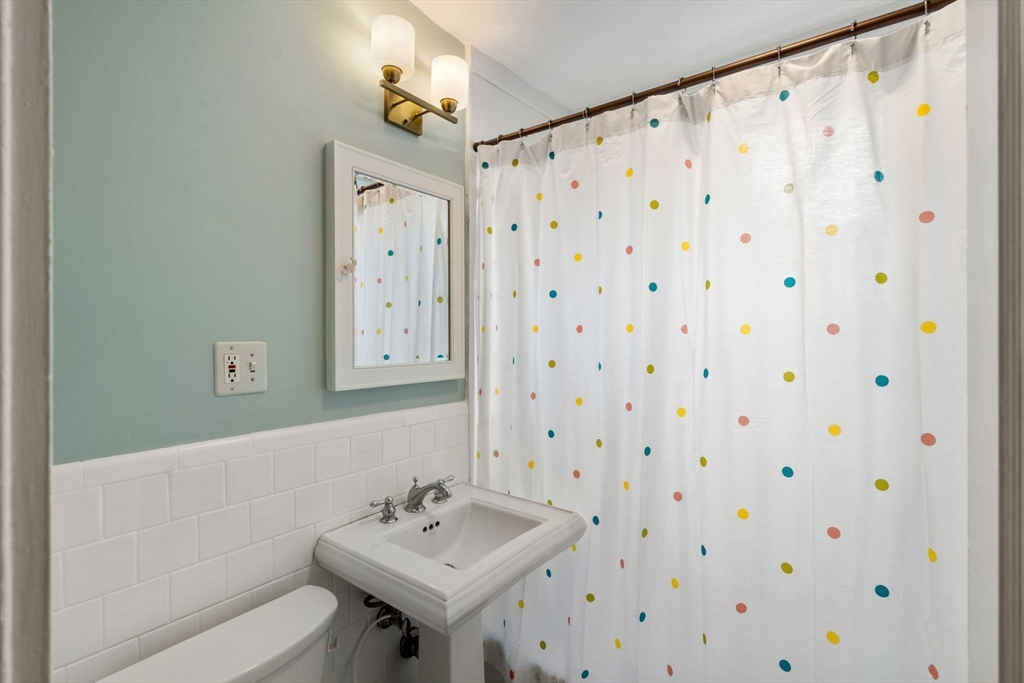 149 Winthrop Road, Unit 5 Brookline, MA 02445 - Photo 22 of 23