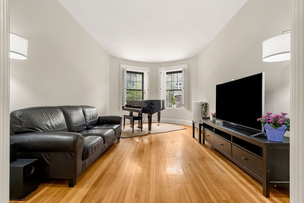 149 Winthrop Road, Unit 5 Brookline, MA 02445 - Photo 6 of 23