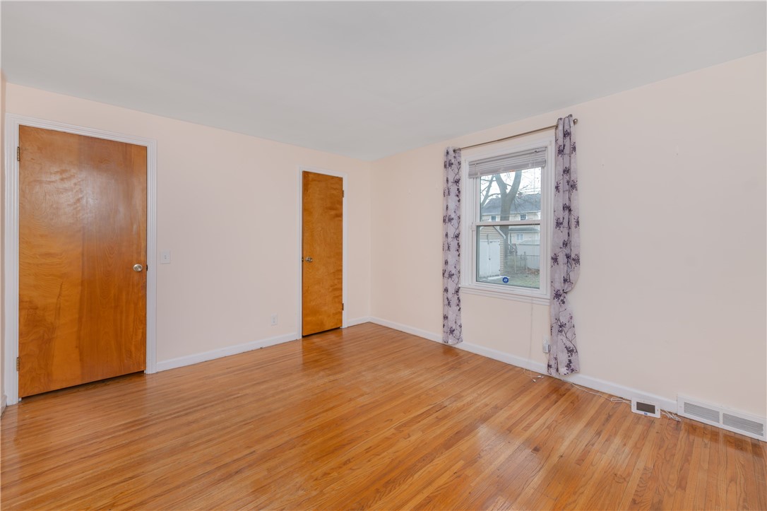 275 Garford Road Irondequoit, NY 14622 - Photo 15 of 37