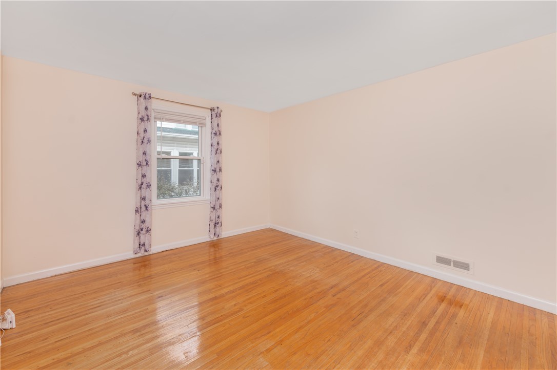 275 Garford Road Irondequoit, NY 14622 - Photo 16 of 37