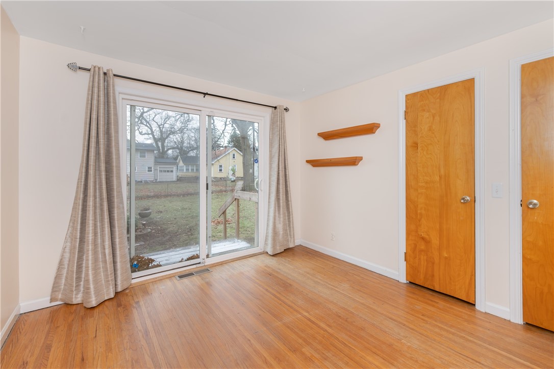 275 Garford Road Irondequoit, NY 14622 - Photo 18 of 37