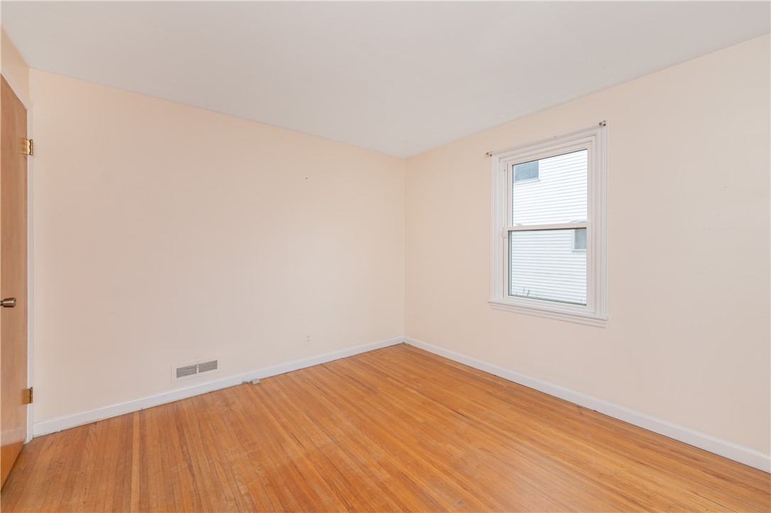 275 Garford Road Irondequoit, NY 14622 - Photo 20 of 37