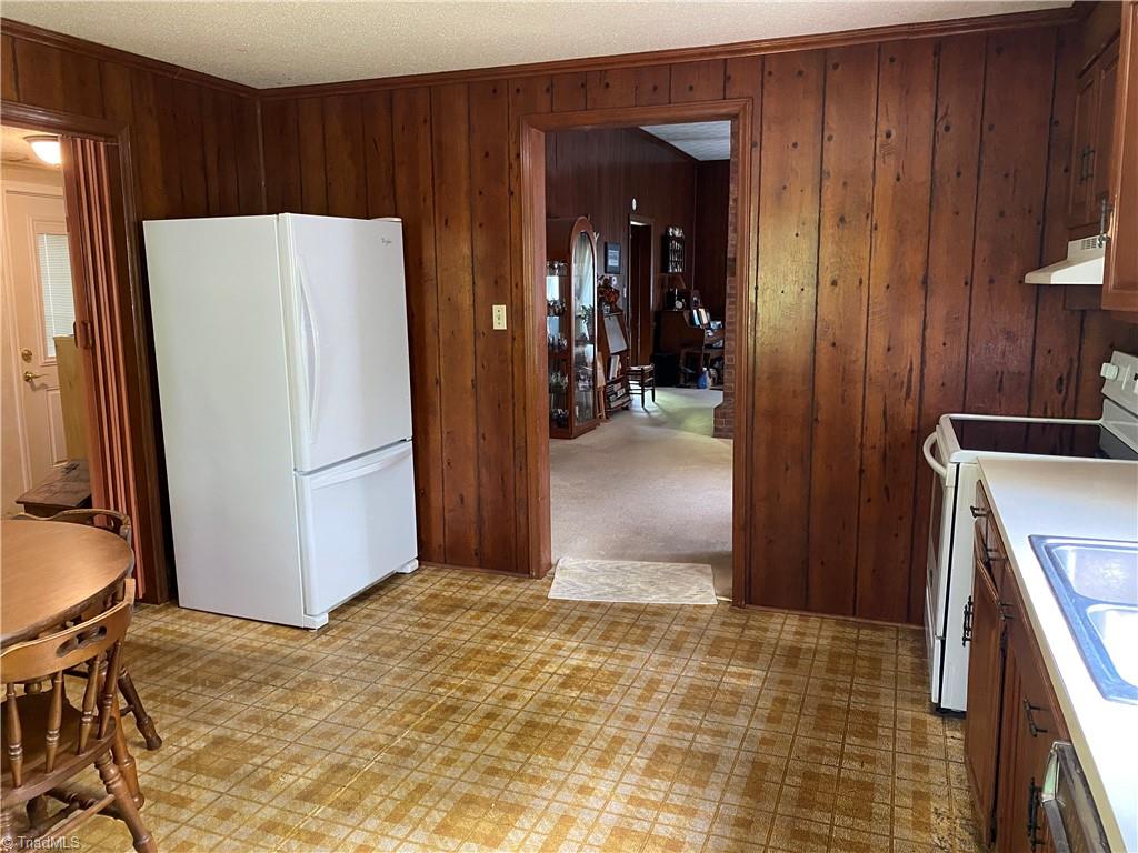 2452 Salem Church Road Lincolnton, NC 28092 - Photo 7 of 14 Kitchen