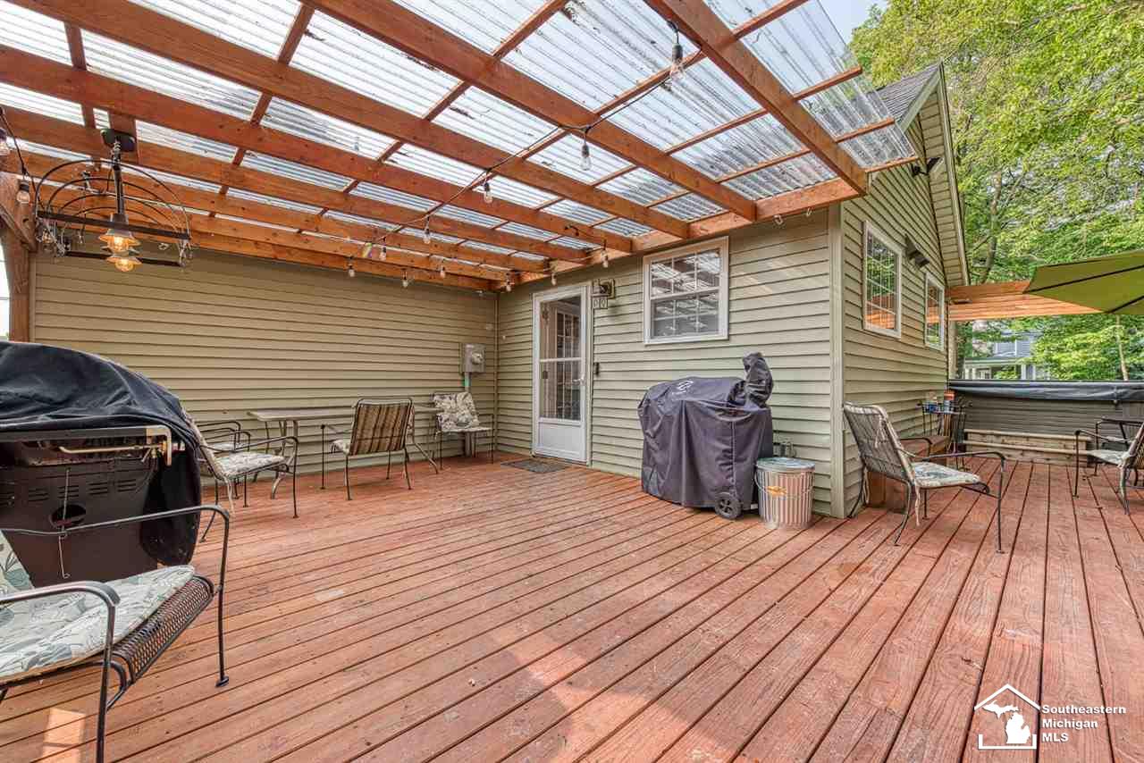 451 Riley Street Dundee, MI 48131 - Photo 4 of 21 31386931-3.JPG