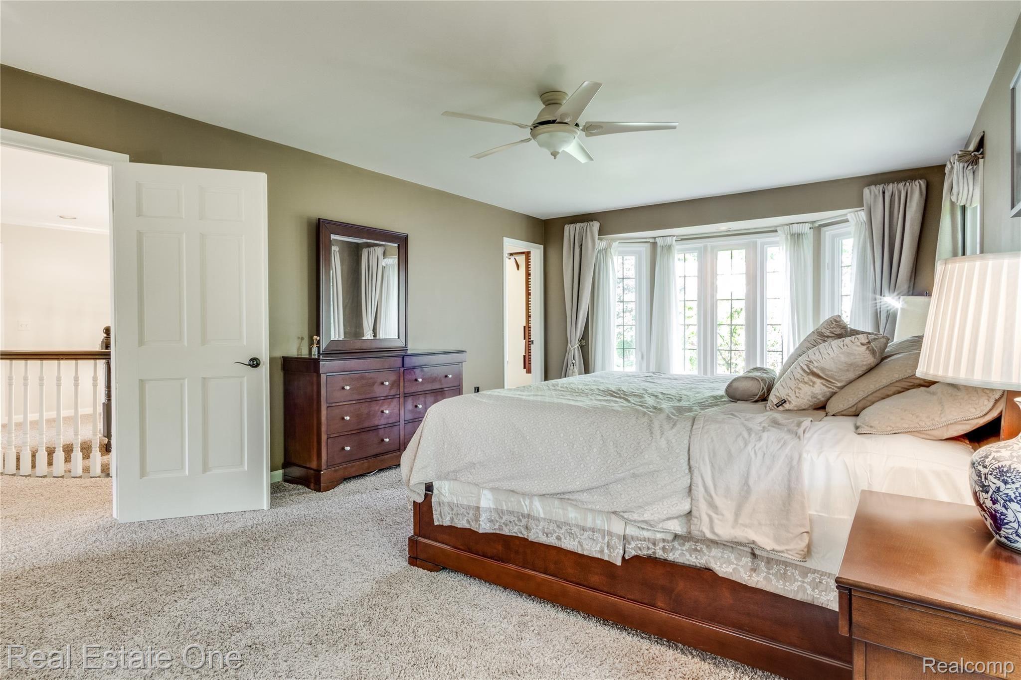 2802 Eagle Drive Rochester, MI 48309 - Photo 53 of 78 Interiors (50 of 69).jpg