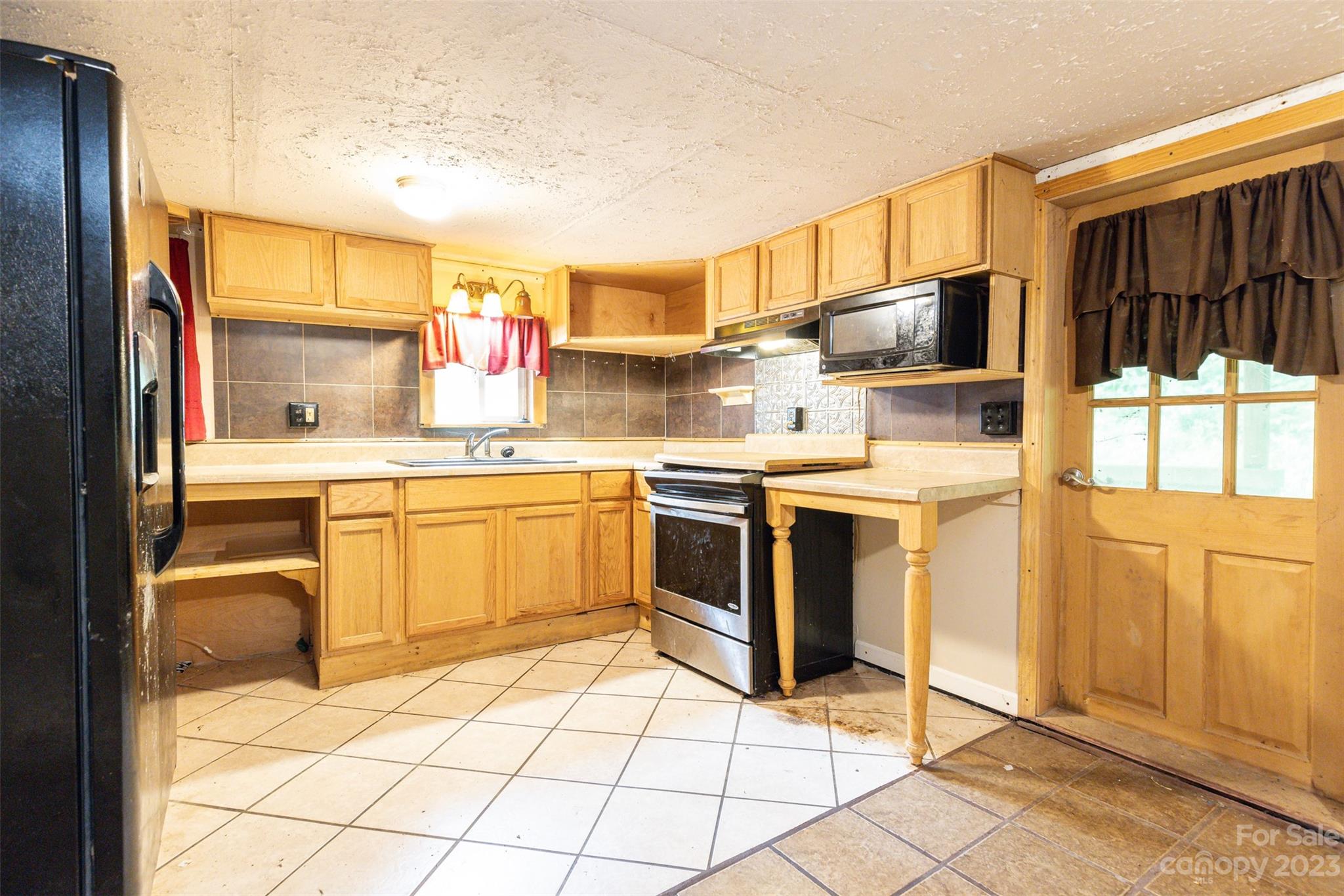 212 Garnet Road Sylva, NC 28779 - Photo 3 of 11 Gallery Image 3