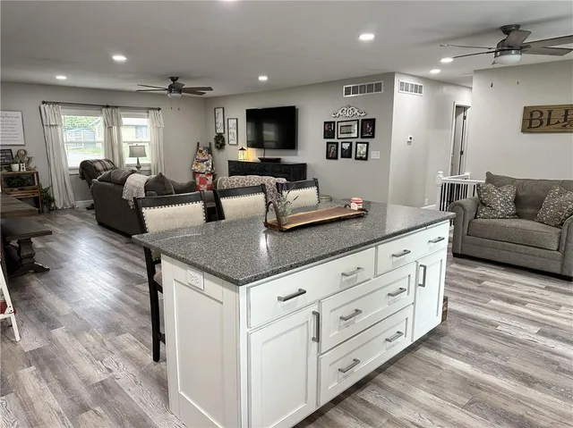 $275,000 | 1712 Hillcrest Drive, Trenton, MO 64683